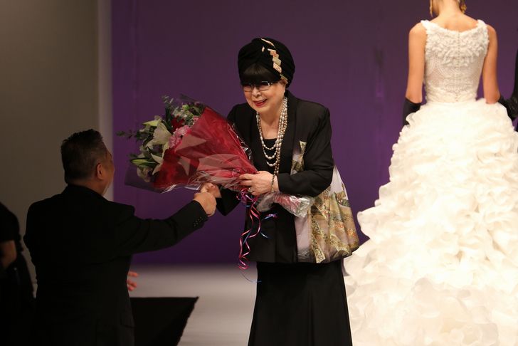 藤原紀香さん、桂由美のドレスでシャンパンイベントに出席するの巻